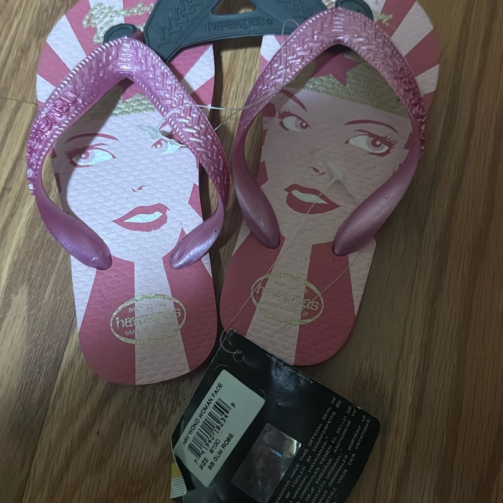 Children’s Havaianas new with tags size 9/10C pink Wonder Woman